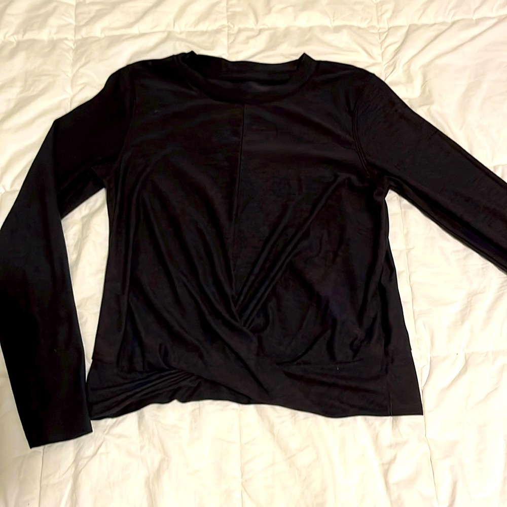 Active top with tie detail